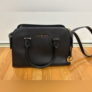 Micheal Kors Harper Medium Leather Satchel Bag